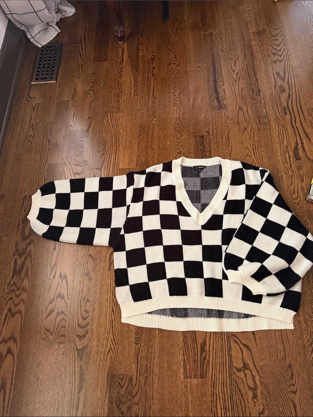 J. NNA Checkerboard V-Neck Sweater in Black & Cream medium - Picture 3 of 8